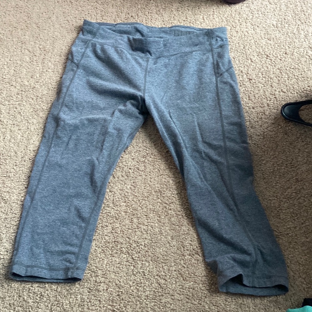 Grey Capri Leggings!